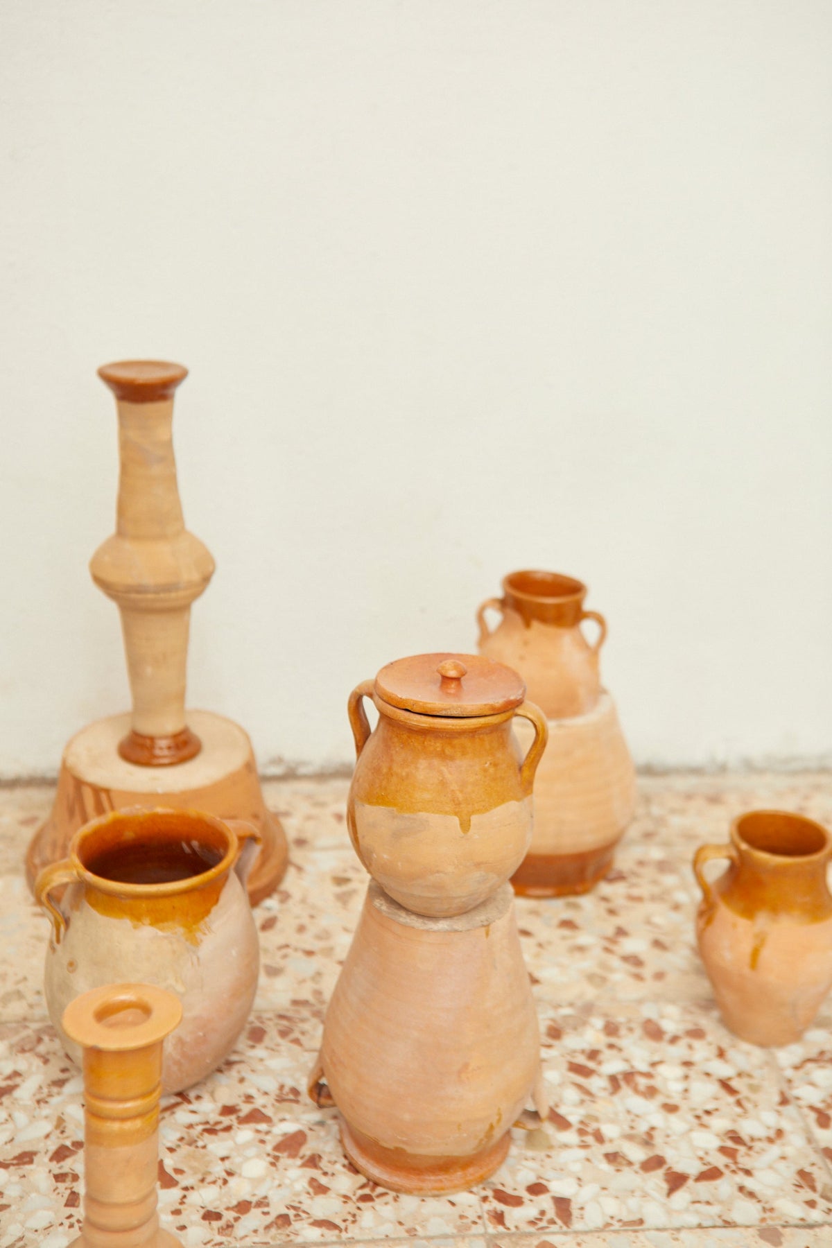 Orza de barro antigua con asas