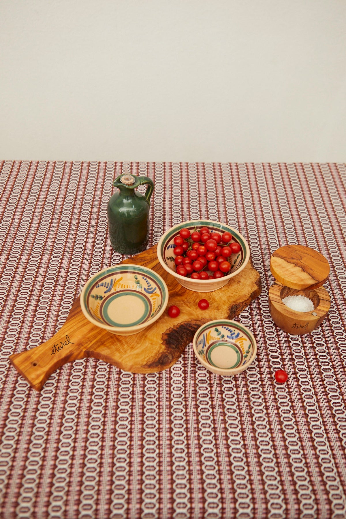 Tabla de madera de olivo con mango · Mediana