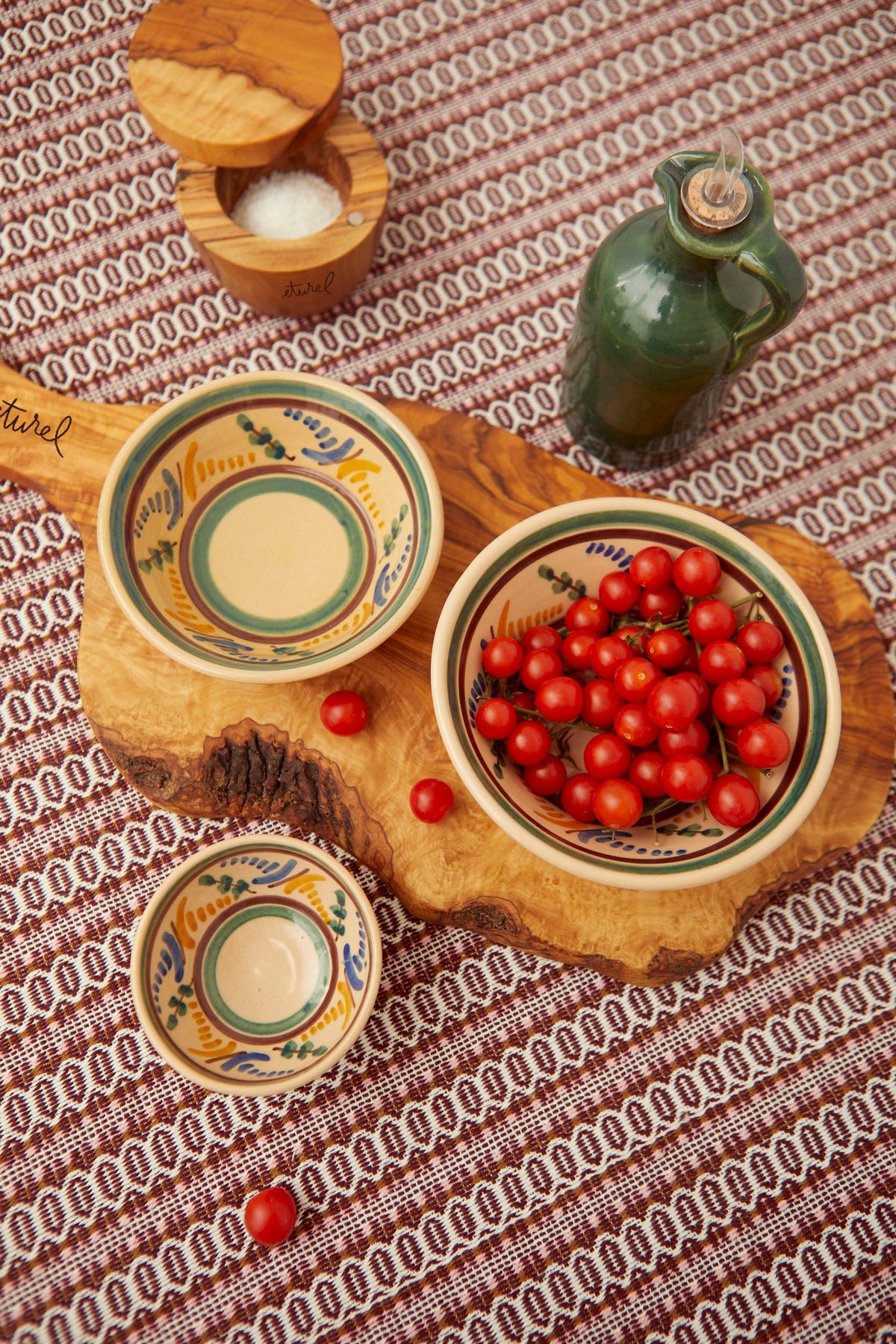 Tabla de madera de olivo con mango · Mediana