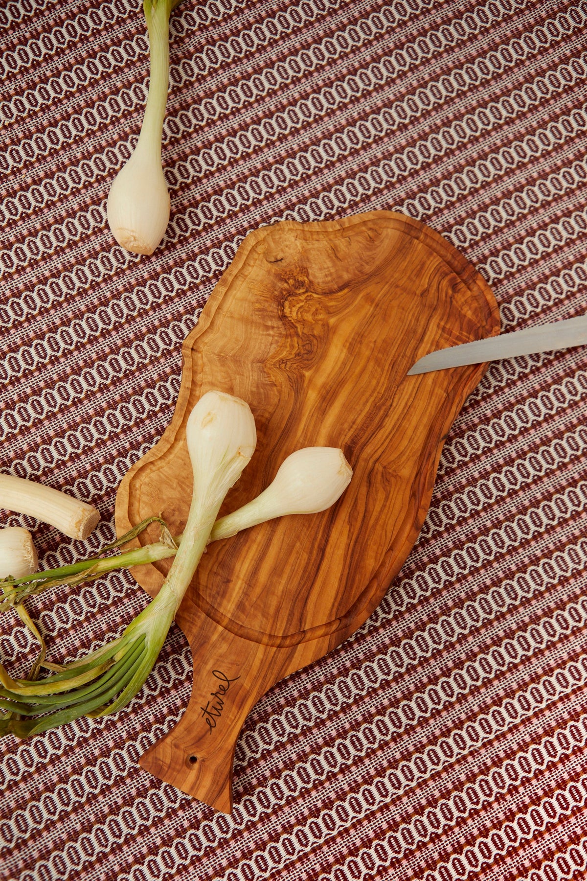 Tabla de madera de olivo con mango · Mediana